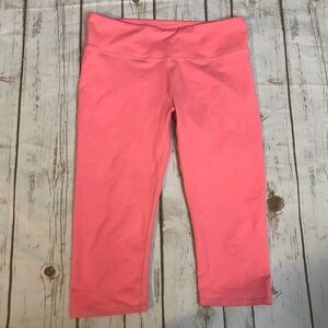Fabletics Pink‎ Cropped Athletic Compression Leggings Size small